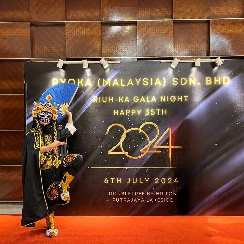 Chinese Mask Changing Artist Malaysia